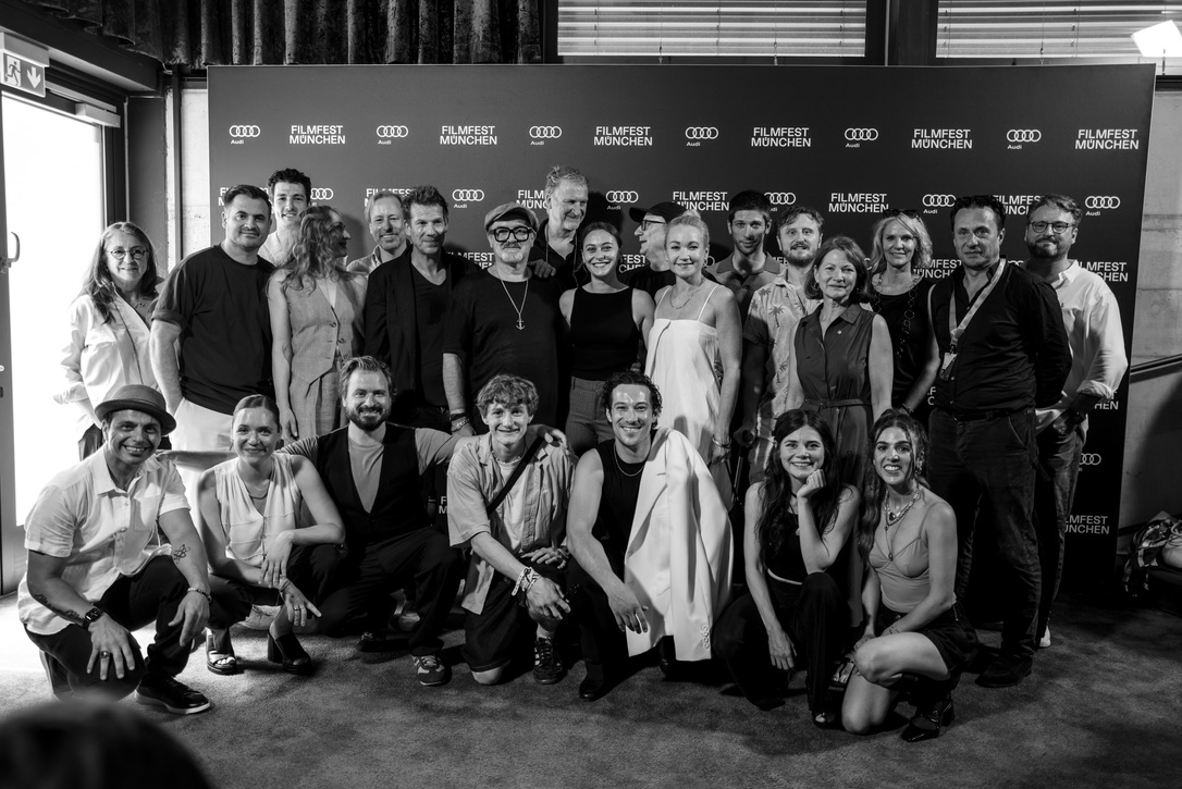 AECEC45B-8B3D-4C09-8DA5-B86109B5F2E1_1_105_c